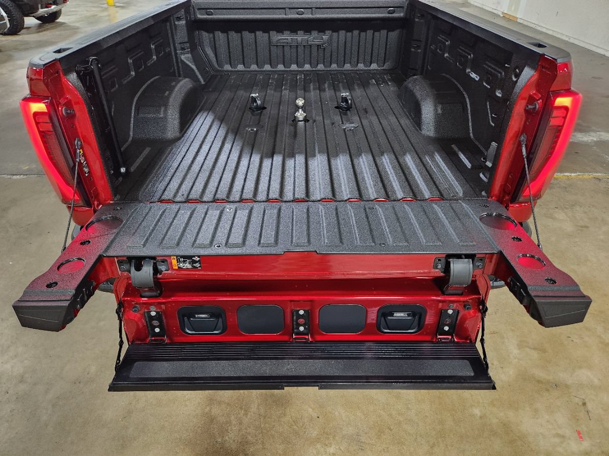 Used 2024 GMC Sierra 2500 AT4 w/ AT4 Premium Plus Package AWD/4WD image 56