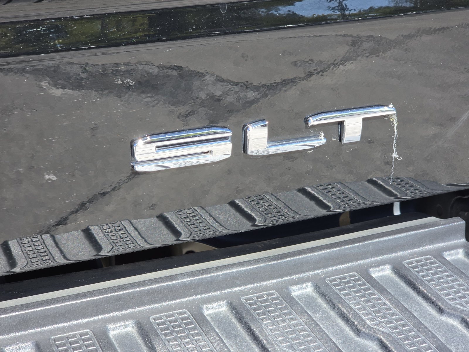 Used 2019 GMC Sierra 1500 SLT w/ SLT Premium Plus Package RWD image 9