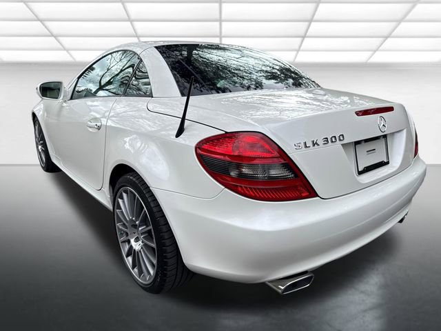 Used 2010 Mercedes-Benz SLK 300 image 3