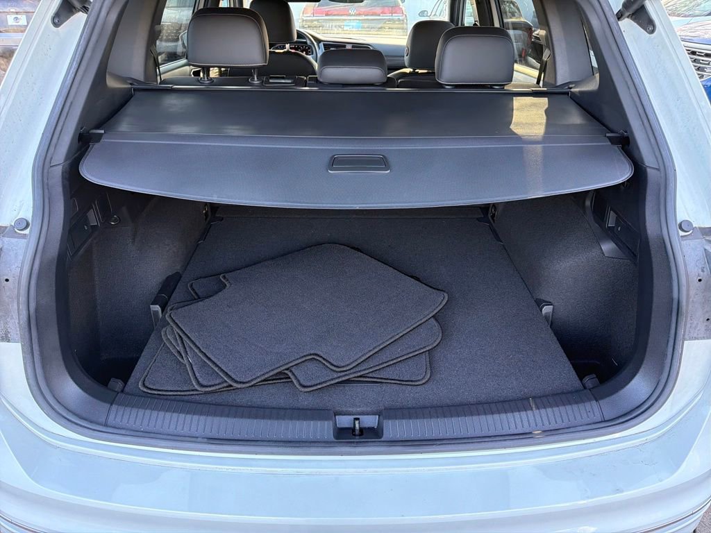 Used 2023 Volkswagen Tiguan SEL R-Line image 27