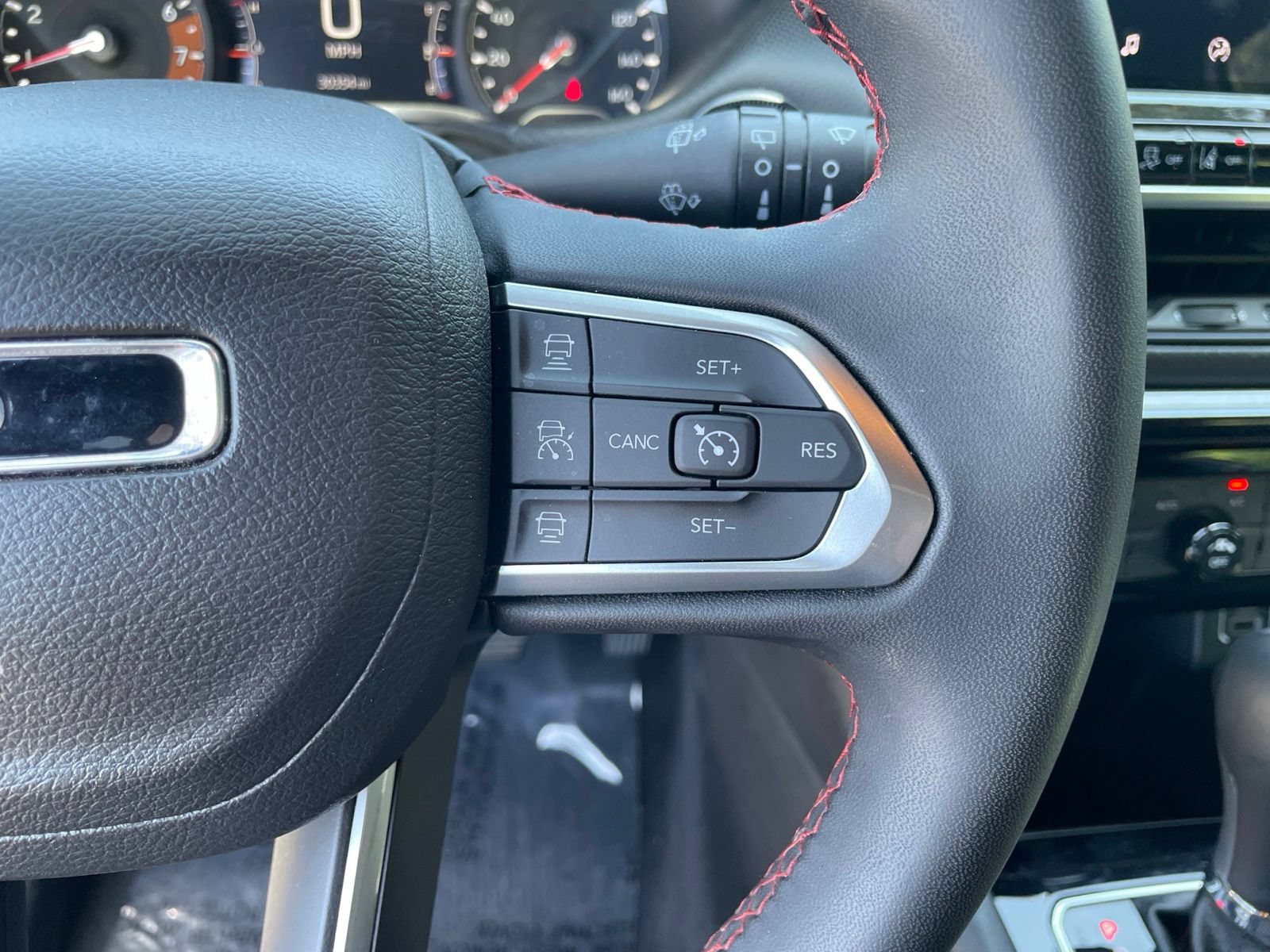 Used 2024 Jeep Compass Trailhawk AWD/4WD image 18