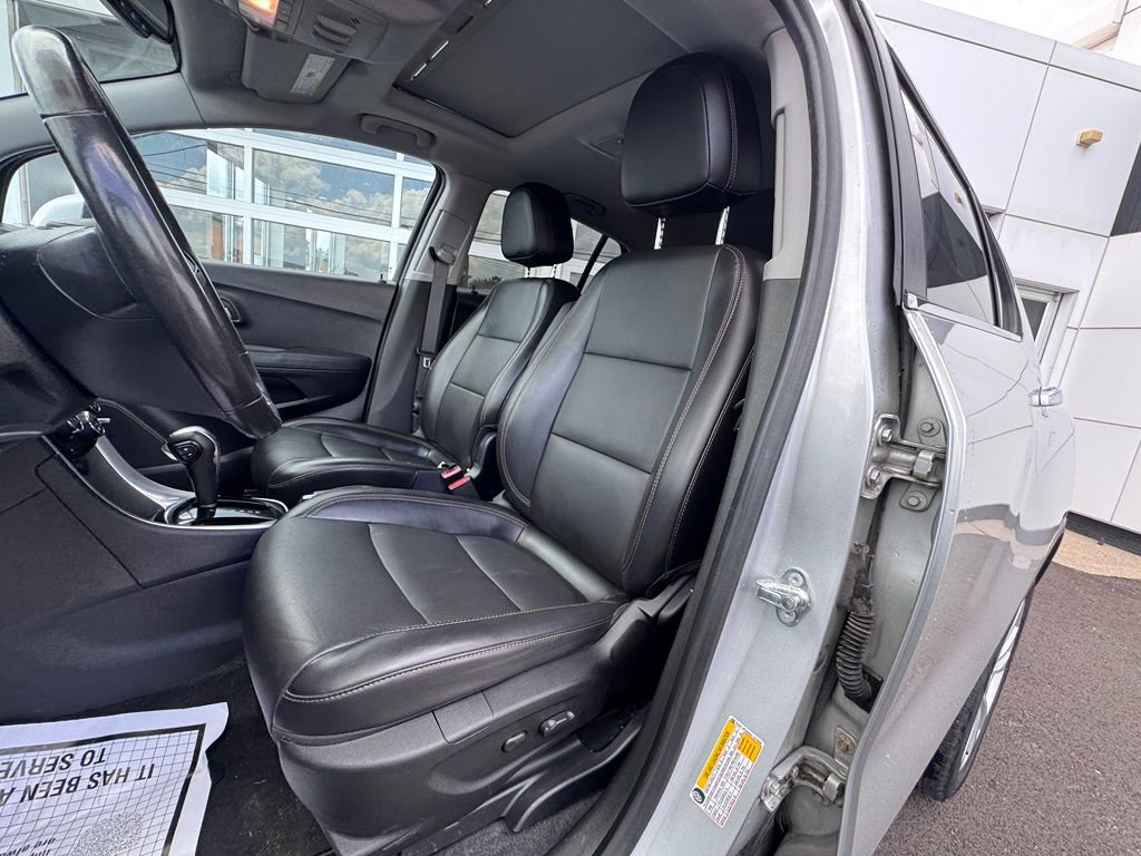 Used 2019 Chevrolet Trax Premier AWD/4WD image 14