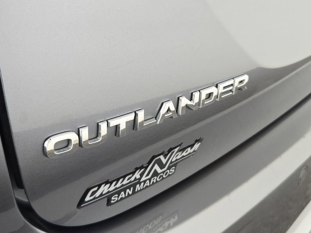 Used 2024 Mitsubishi Outlander SE image 37