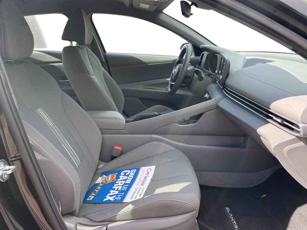Used 2023 Hyundai Elantra SEL w/ Cargo Package FWD image 11