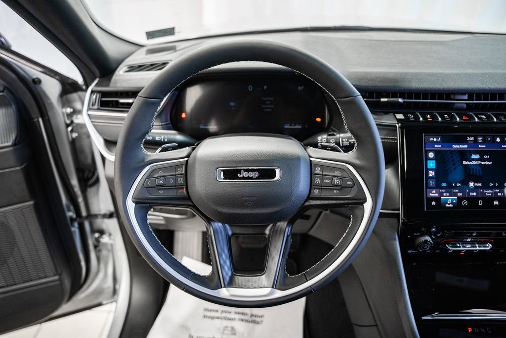 New 2025 Jeep Grand Cherokee L Laredo w/ Luxury Tech Group I image 27