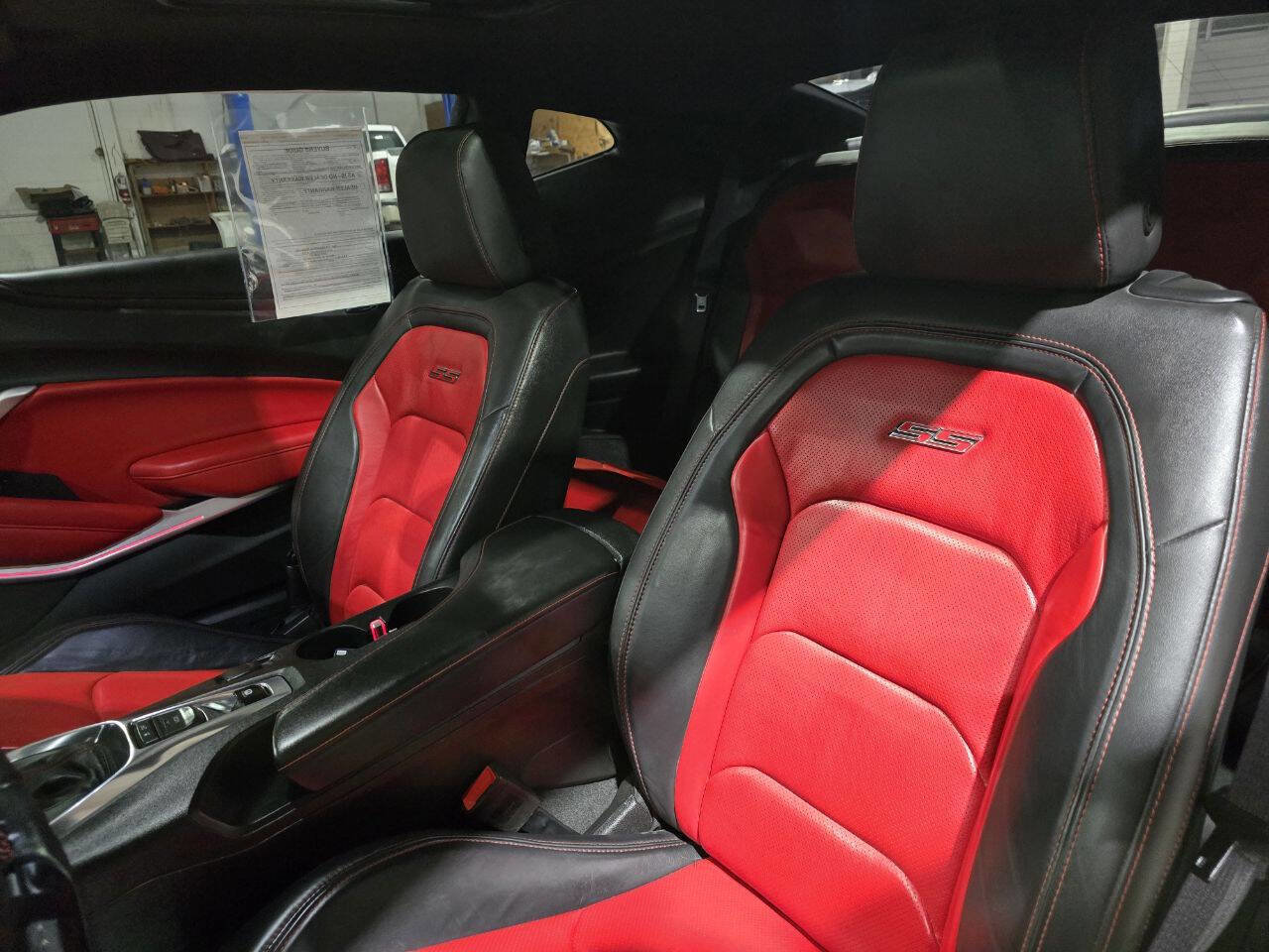 Used 2017 Chevrolet Camaro SS image 27