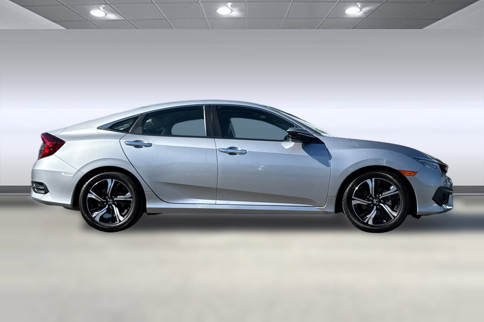 Used 2017 Honda Civic Touring image 7