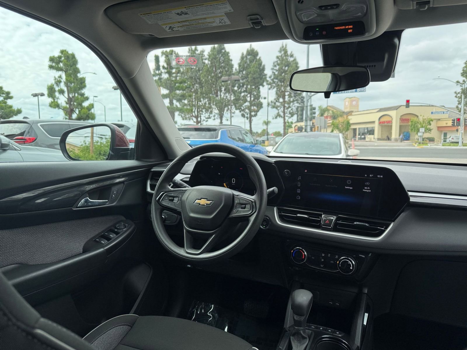 Used 2025 Chevrolet TrailBlazer LT FWD image 33