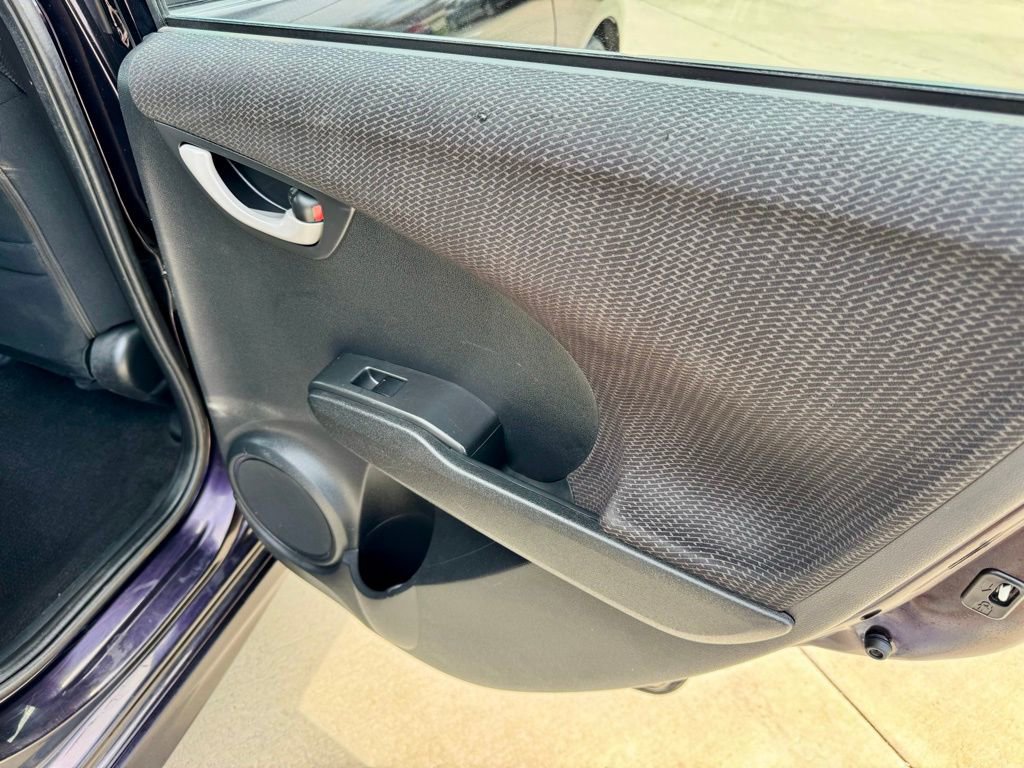 Used 2013 Honda Fit Sport image 8