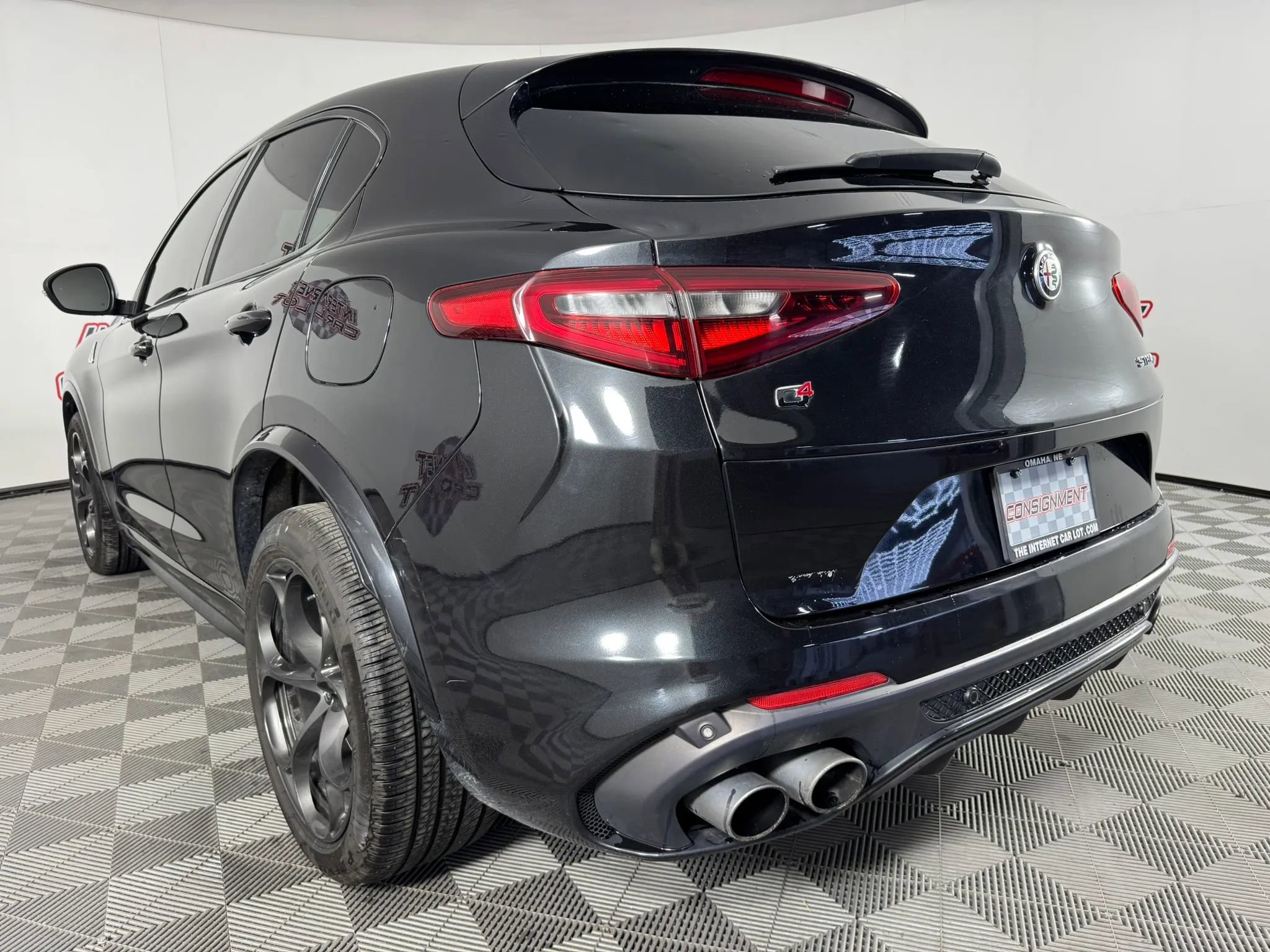 Used 2018 Alfa Romeo Stelvio Quadrifoglio w/ Driver Assist Dynamic Package AWD/4WD image 28