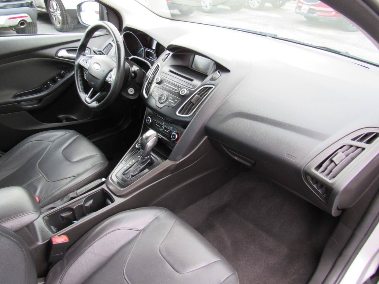 Used 2015 Ford Focus SE w/ Equipment Group 201A FWD image 27