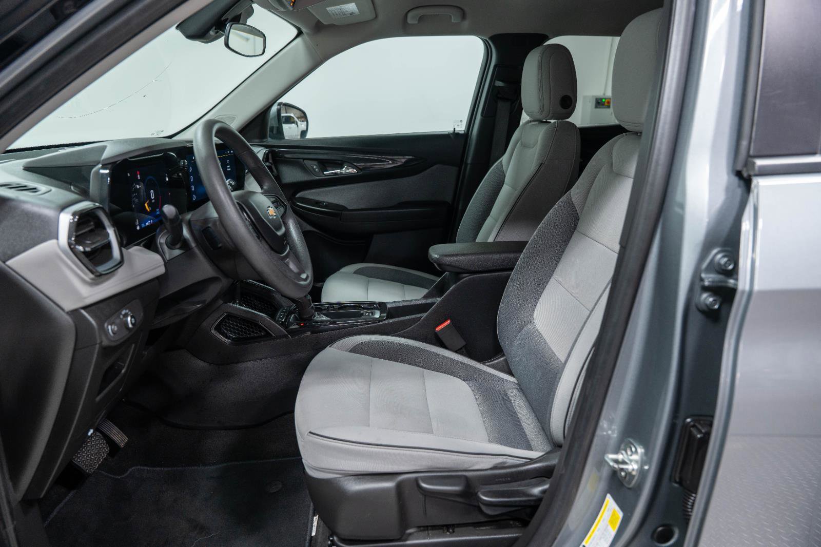 Used 2024 Chevrolet TrailBlazer LT w/ Driver Confidence Package image 24