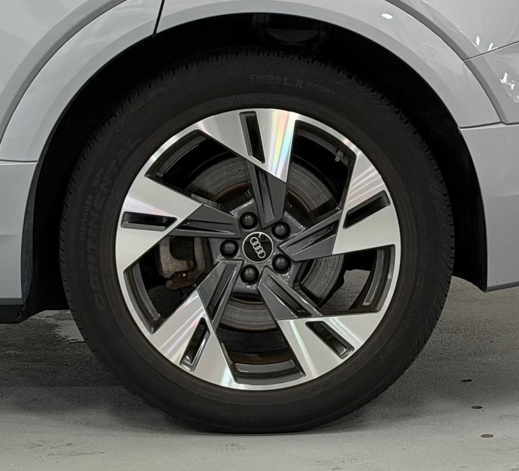 Used 2022 Audi e-tron Premium Plus AWD/4WD image 8
