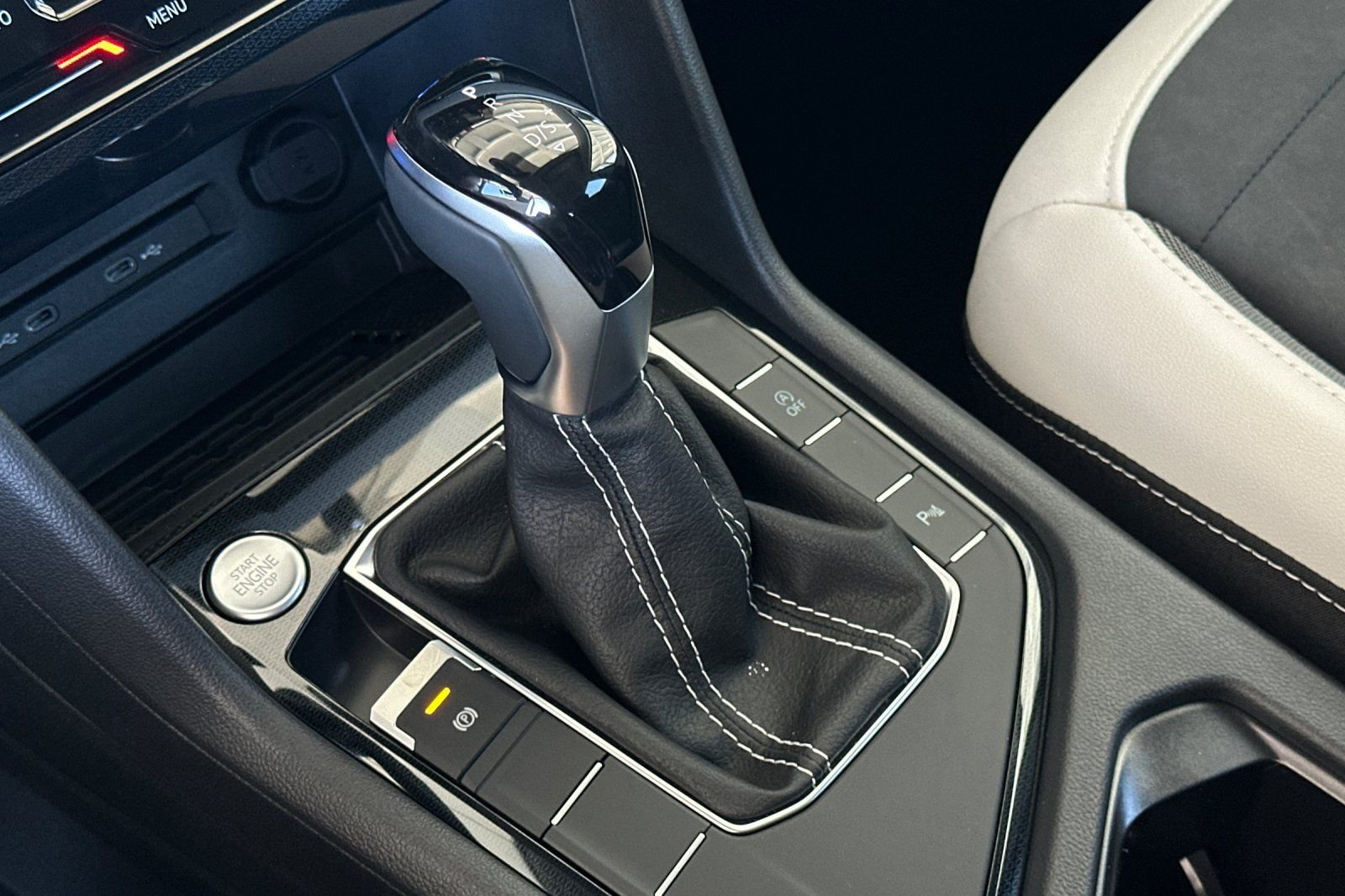 New 2026 Volkswagen Taos SE FWD image 21