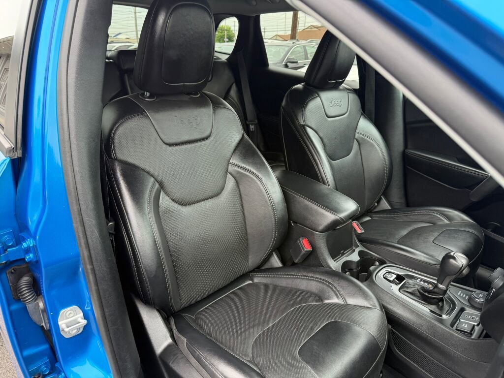 Used 2023 Jeep Cherokee Altitude Lux image 31