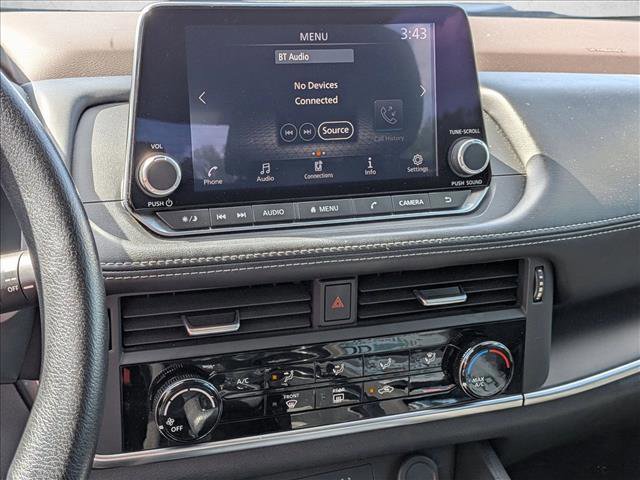 Used 2023 Nissan Rogue S image 7