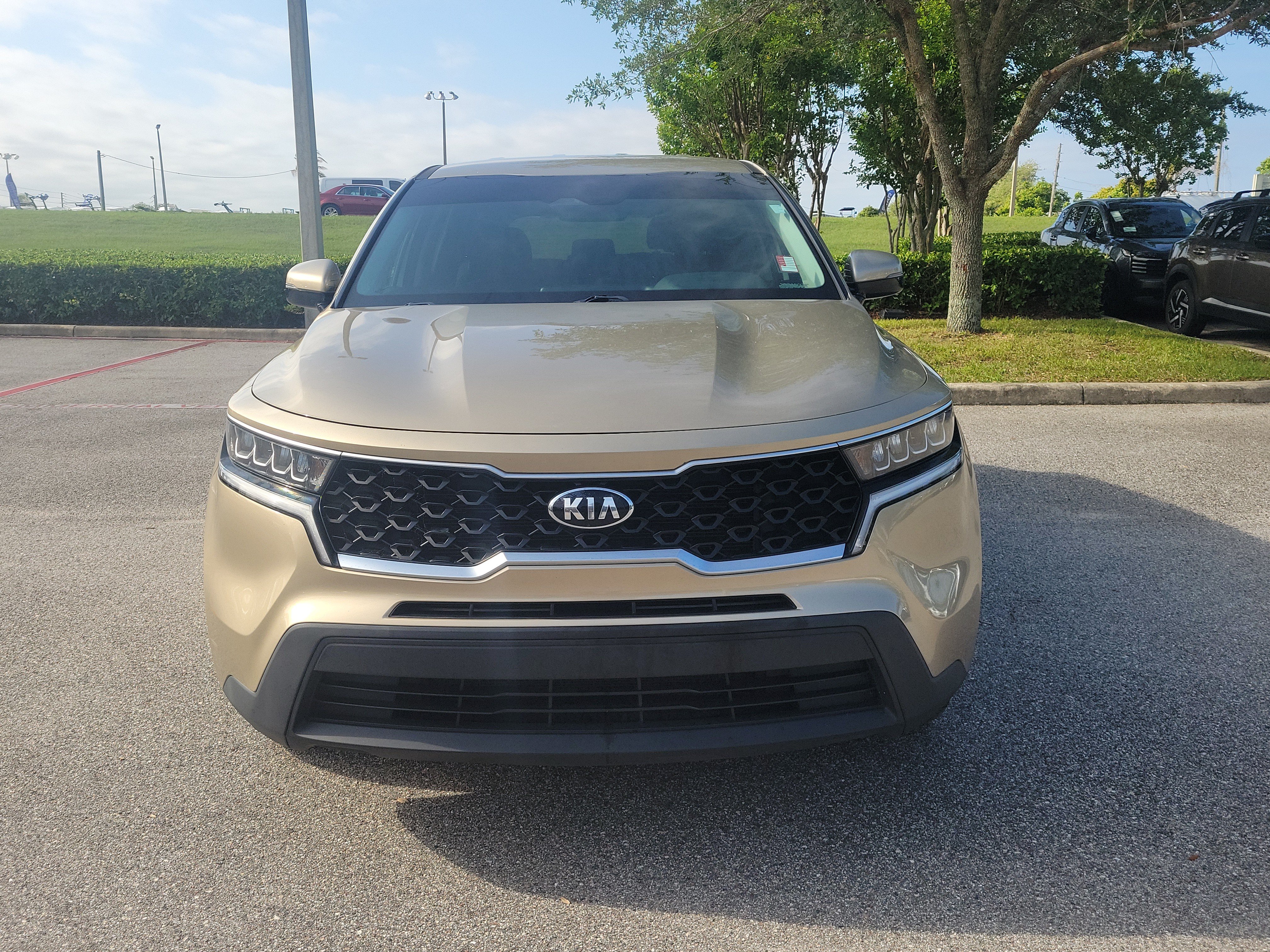 Used 2021 Kia Sorento LX FWD image 2