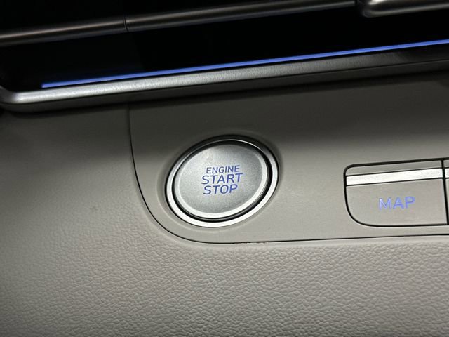 Used 2024 Hyundai Elantra Limited image 23