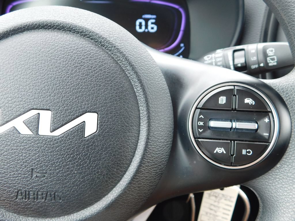 Used 2025 Kia Soul LX w/ LX Technology Package FWD image 28