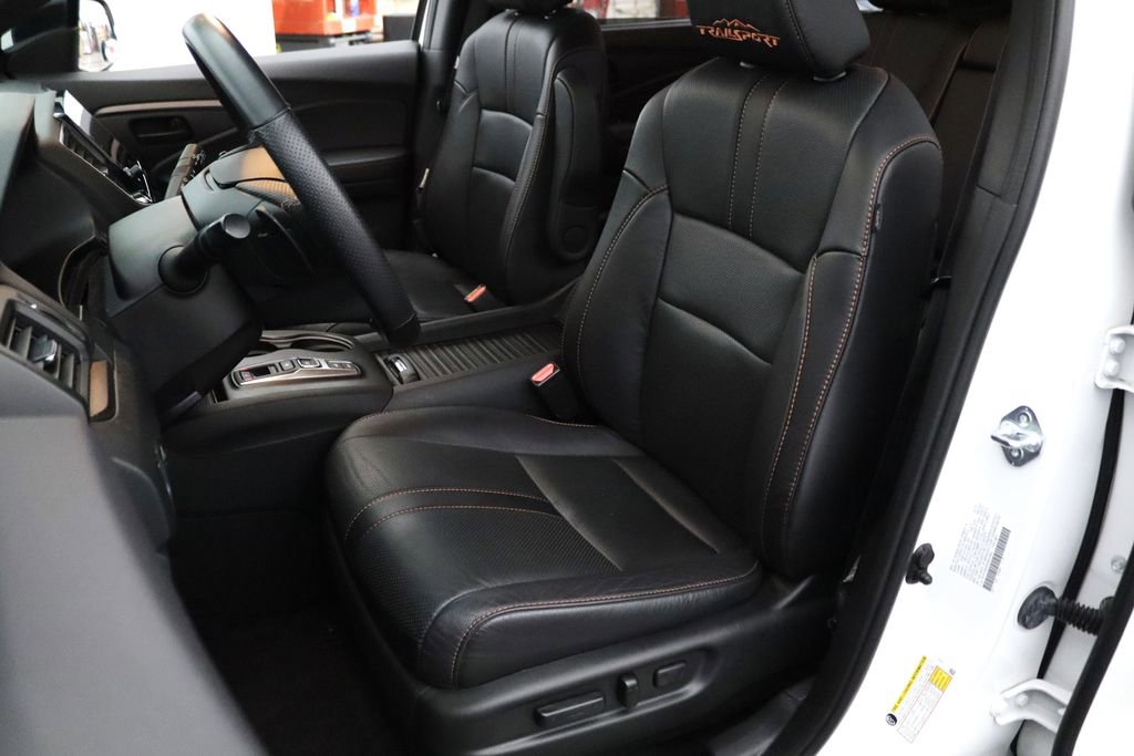 Used 2023 Honda Passport TrailSport image 2