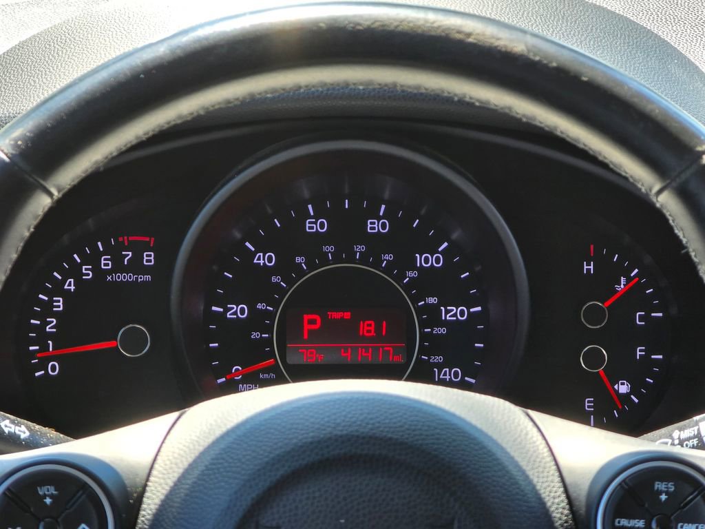 Used 2019 Kia Soul + FWD image 15