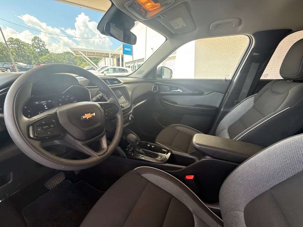 Used 2023 Chevrolet TrailBlazer LT FWD image 16