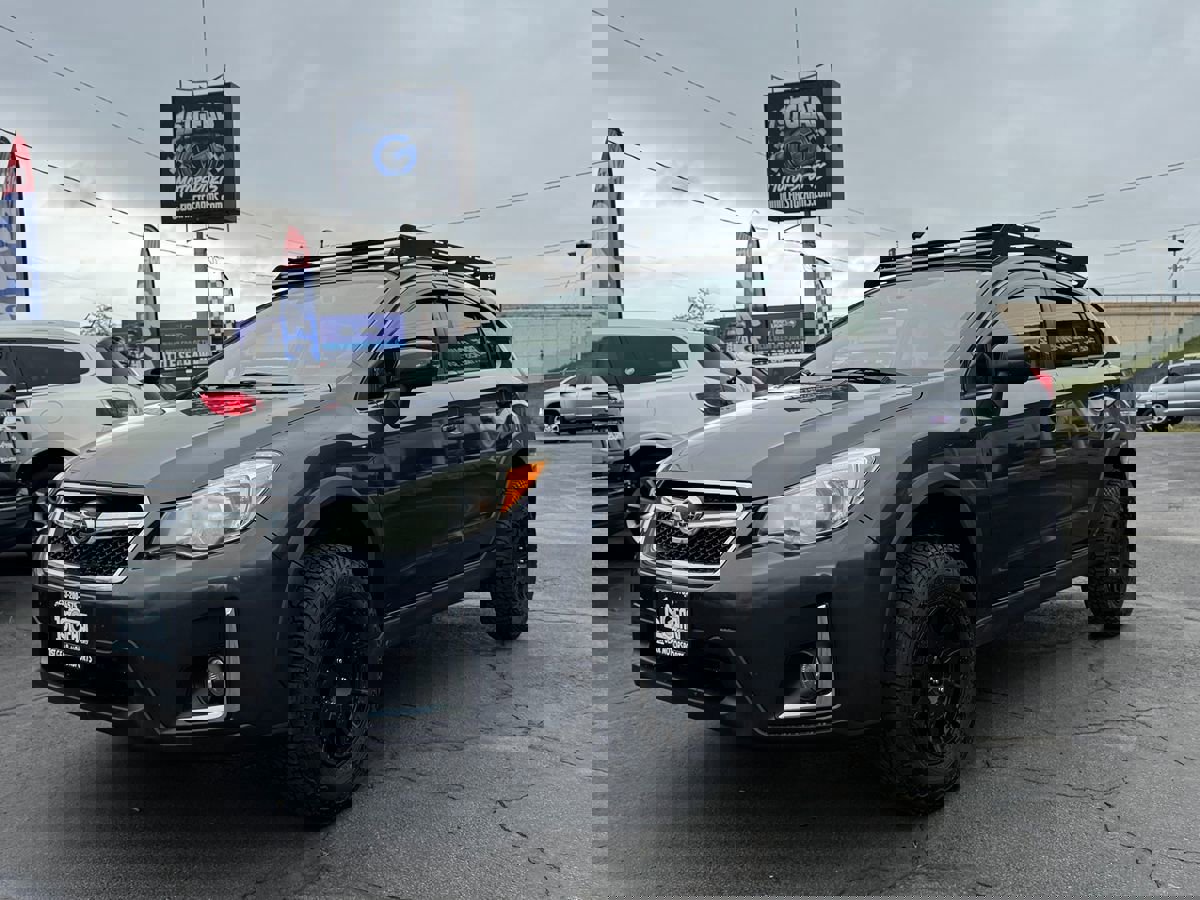 Used 2016 Subaru Crosstrek 2.0i Premium image 3