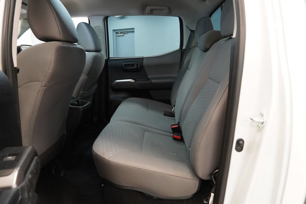 Used 2021 Toyota Tacoma SR5 AWD/4WD image 25