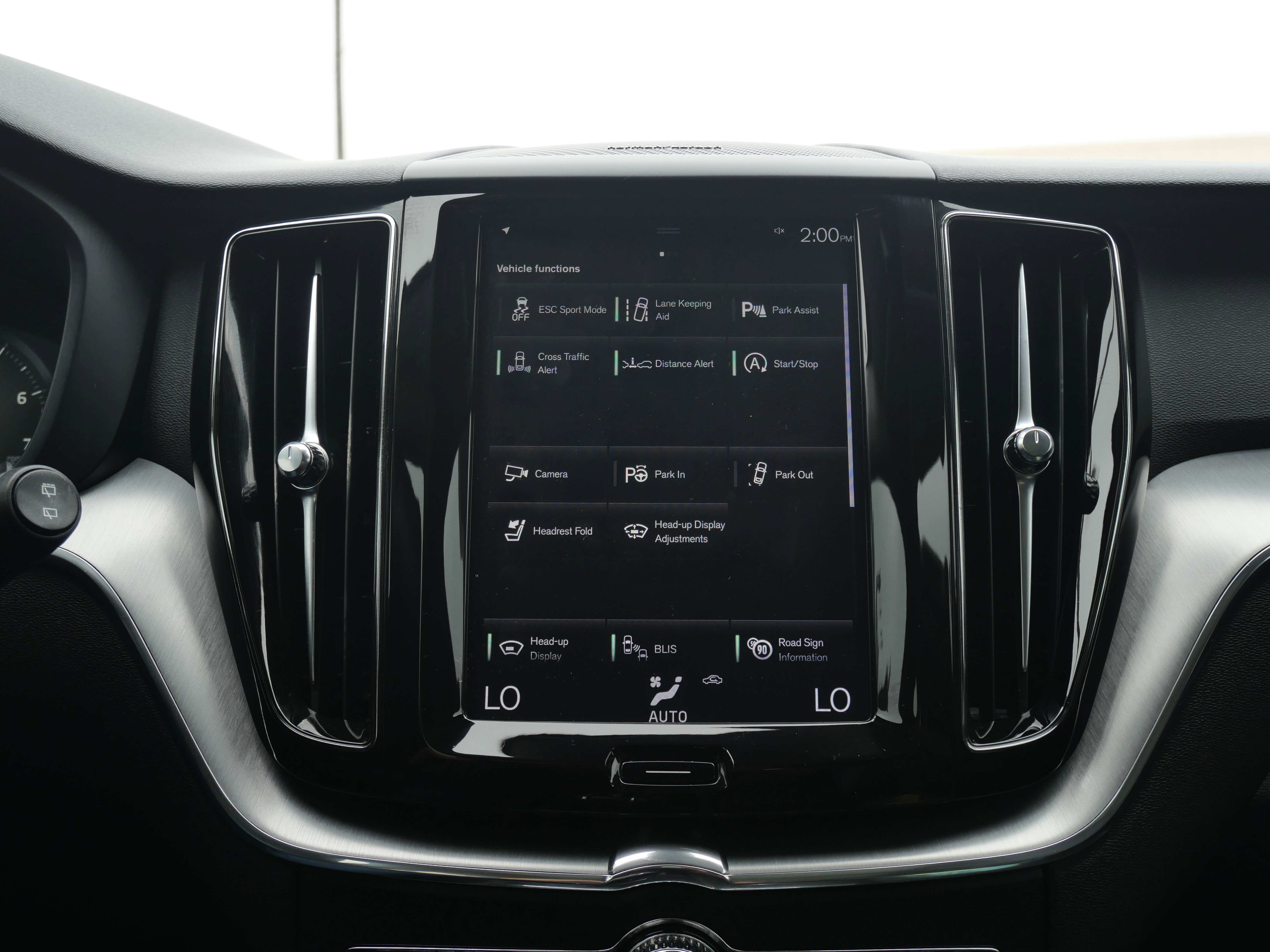 Used 2019 Volvo XC60 T5 Momentum w/ Protection Package Premier image 24