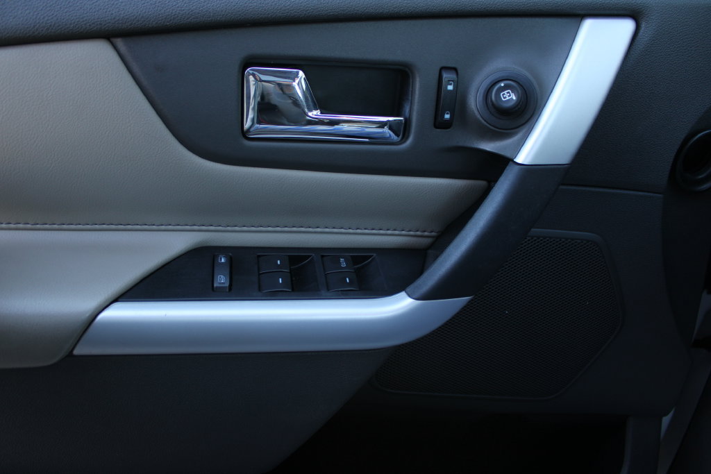 Used 2013 Ford Edge Limited FWD image 13