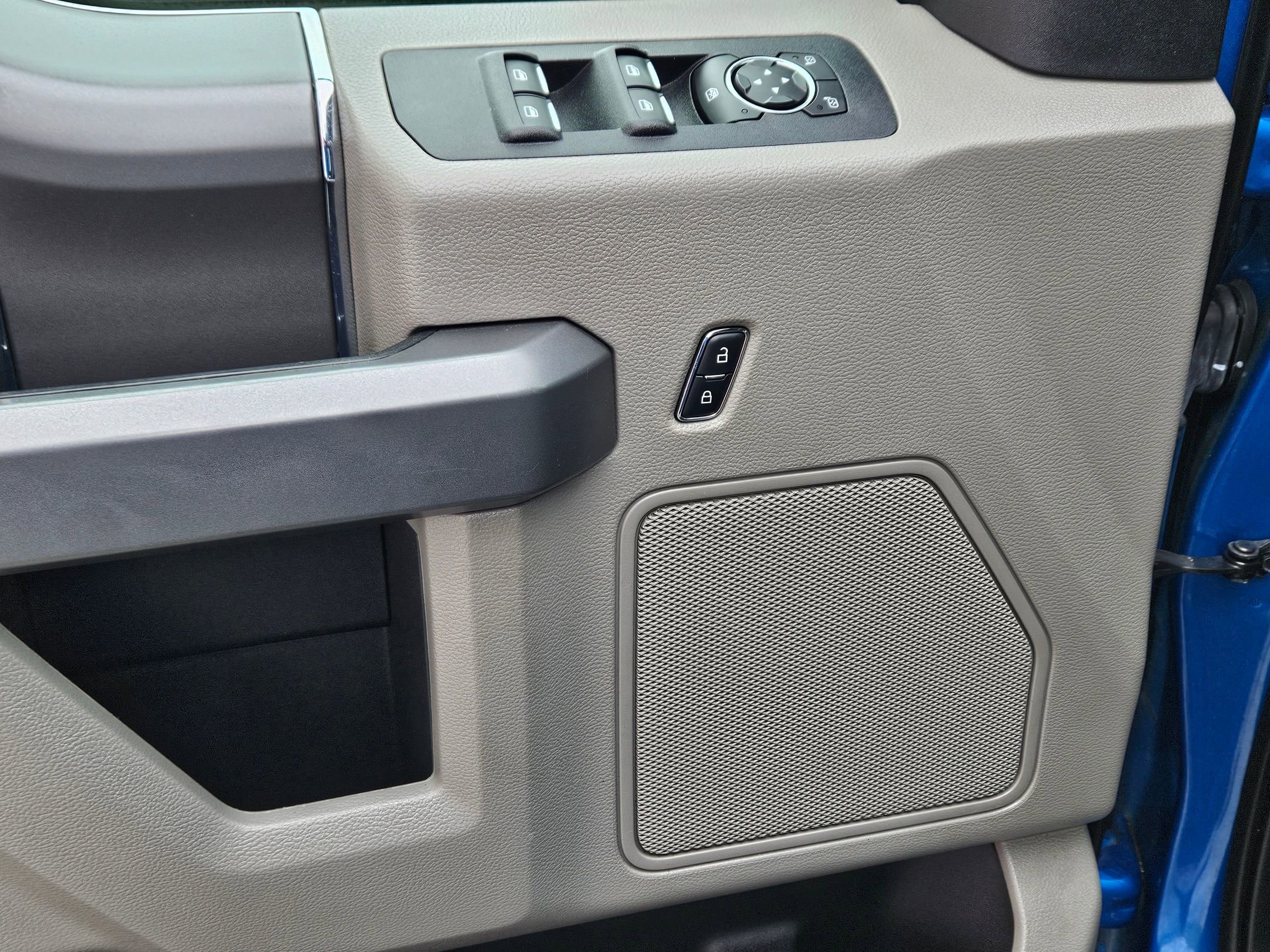 Used 2019 Ford F150 XLT w/ Equipment Group 302A Luxury AWD/4WD image 17