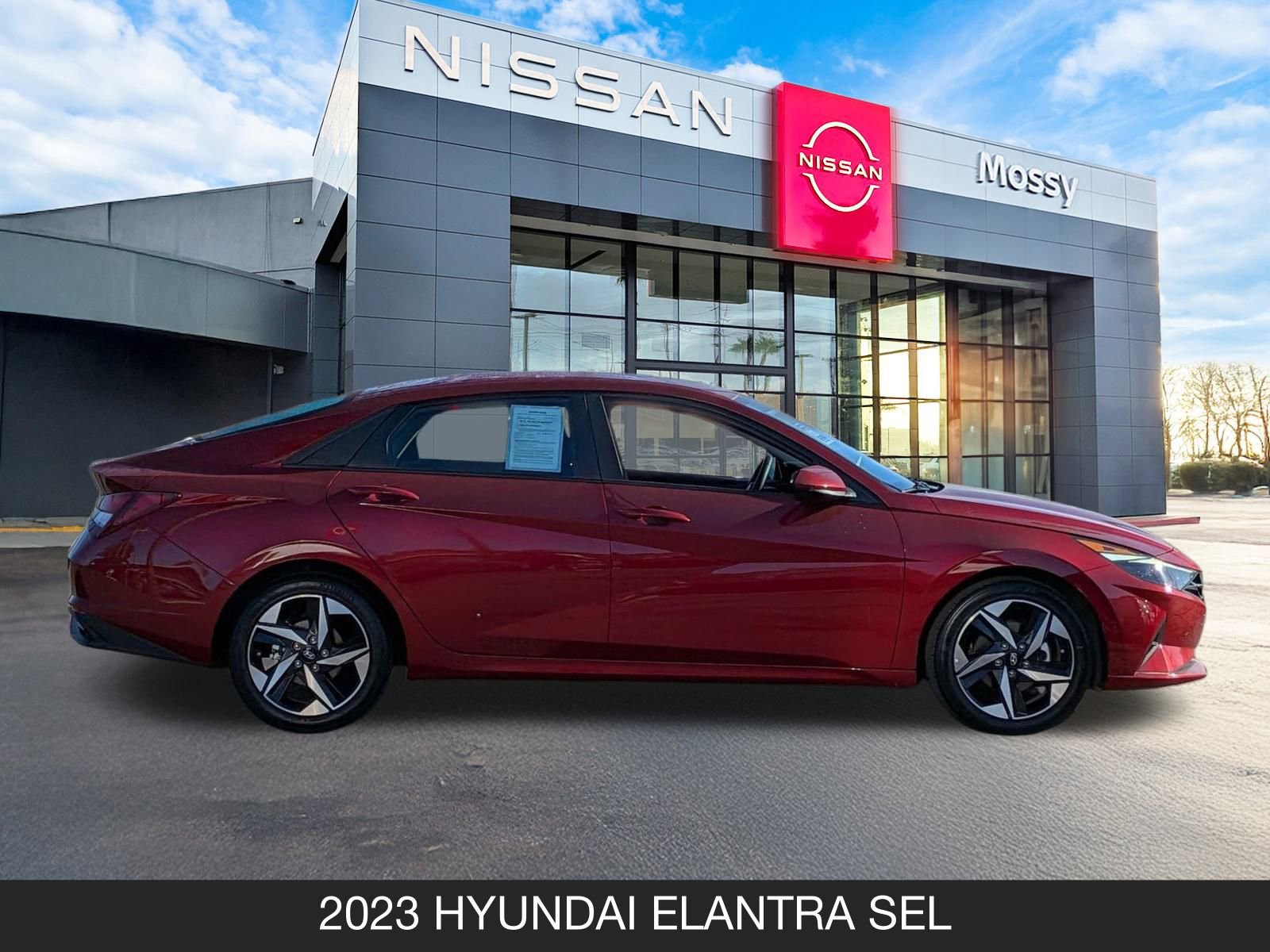 Used 2023 Hyundai Elantra SEL w/ Convenience Package image 6
