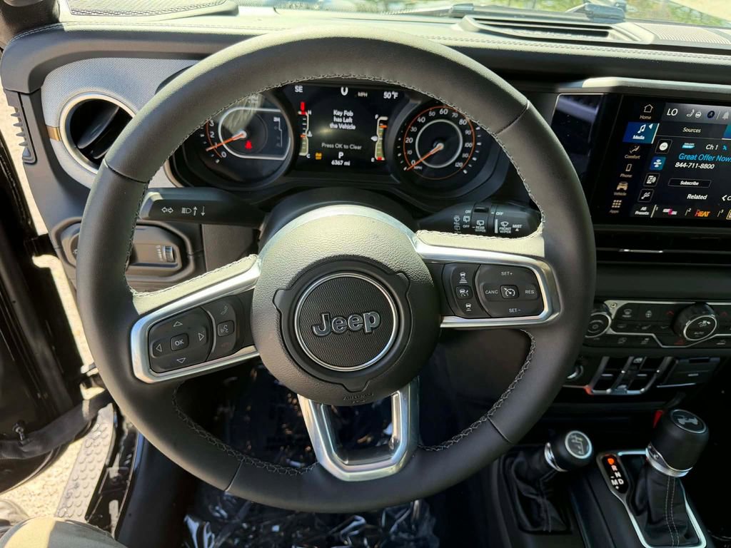 Certified 2026 Jeep Wrangler Sahara AWD/4WD image 16