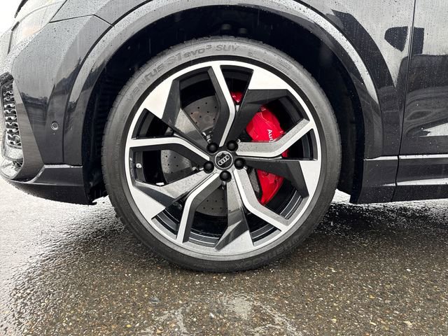 Used 2020 Audi RS Q8 w/ Carbon Optic Package image 33