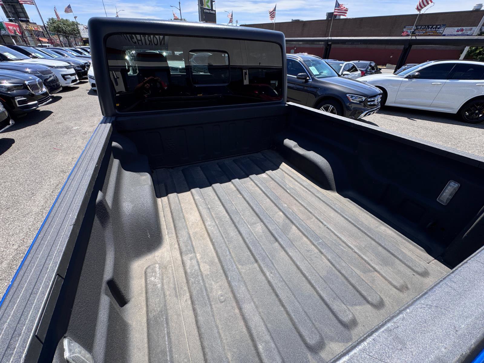 Used 2021 Jeep Gladiator Willys image 8