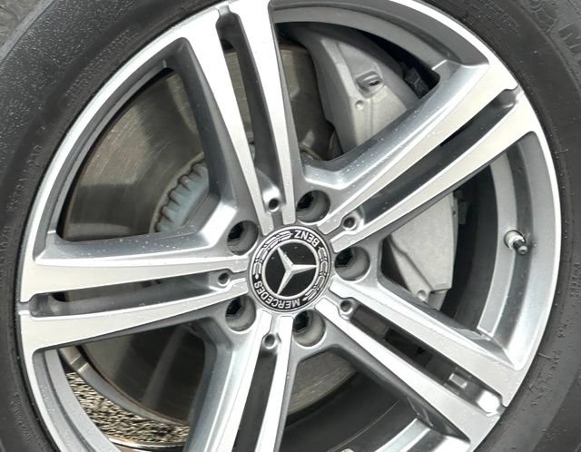 Used 2021 Mercedes-Benz GLC 300 4MATIC image 9