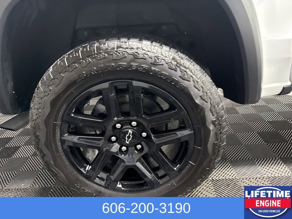 Used 2023 Chevrolet Colorado Trail Boss image 6