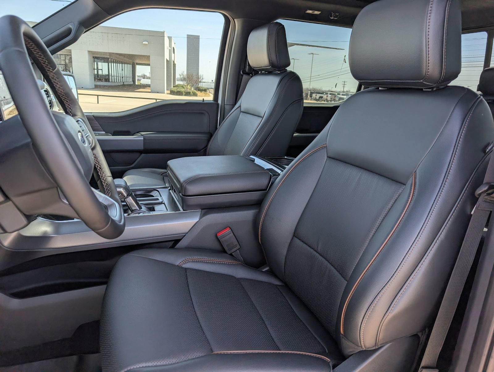 Used 2025 Ford F150 Lariat w/ Equipment Group 502A High image 28