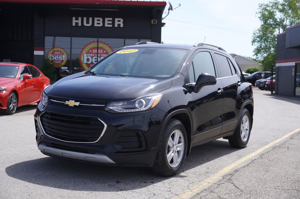 Used 2017 Chevrolet Trax LT w/ LT Convenience Package FWD image 3