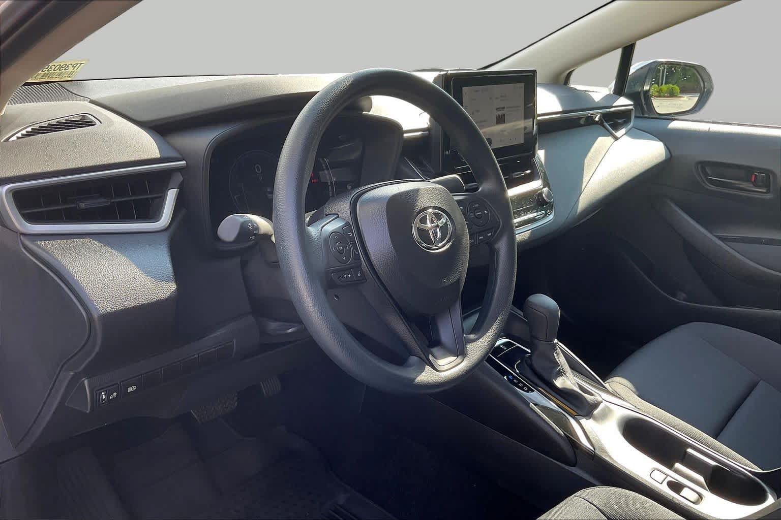 Used 2026 Toyota Corolla LE FWD image 17