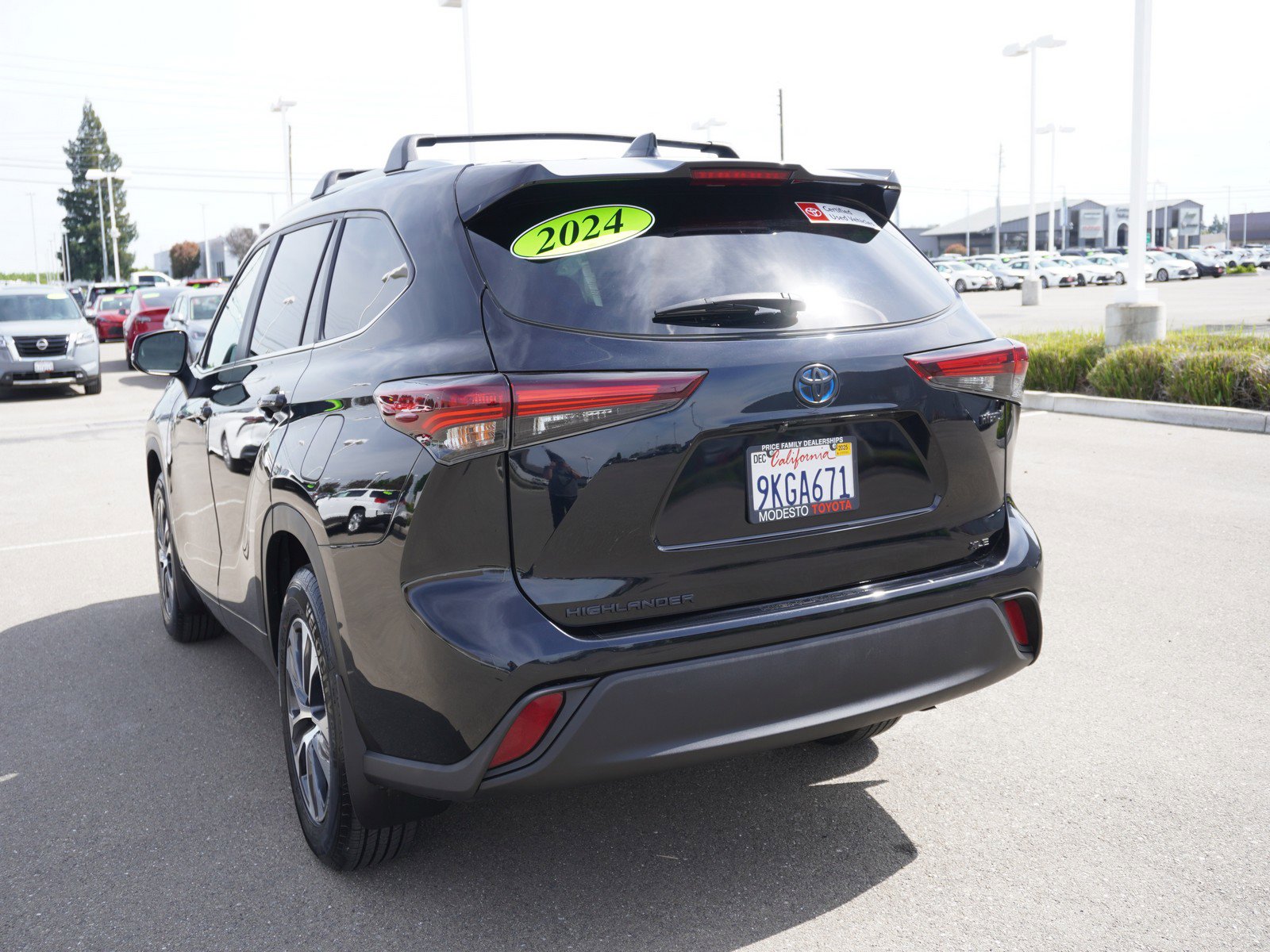 Used 2024 Toyota Highlander XLE image 9