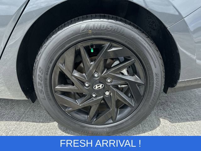 Used 2024 Hyundai Elantra SEL image 11