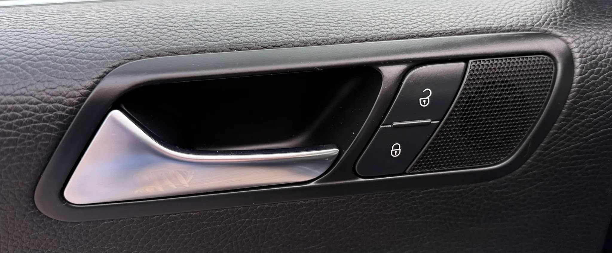 Used 2010 Volkswagen Passat Komfort FWD image 29