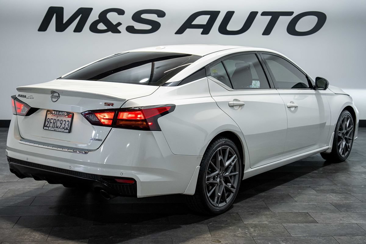 Used 2023 Nissan Altima 2.0 SR FWD image 4