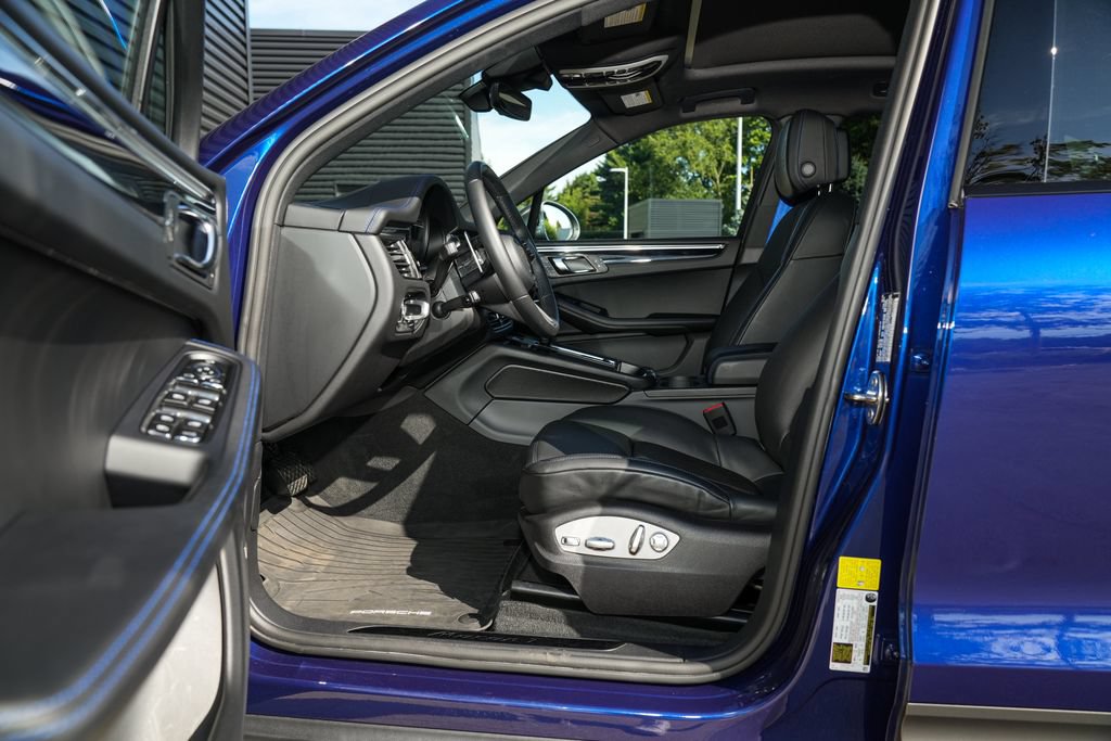Certified 2026 Porsche Macan Turbo AWD/4WD image 20