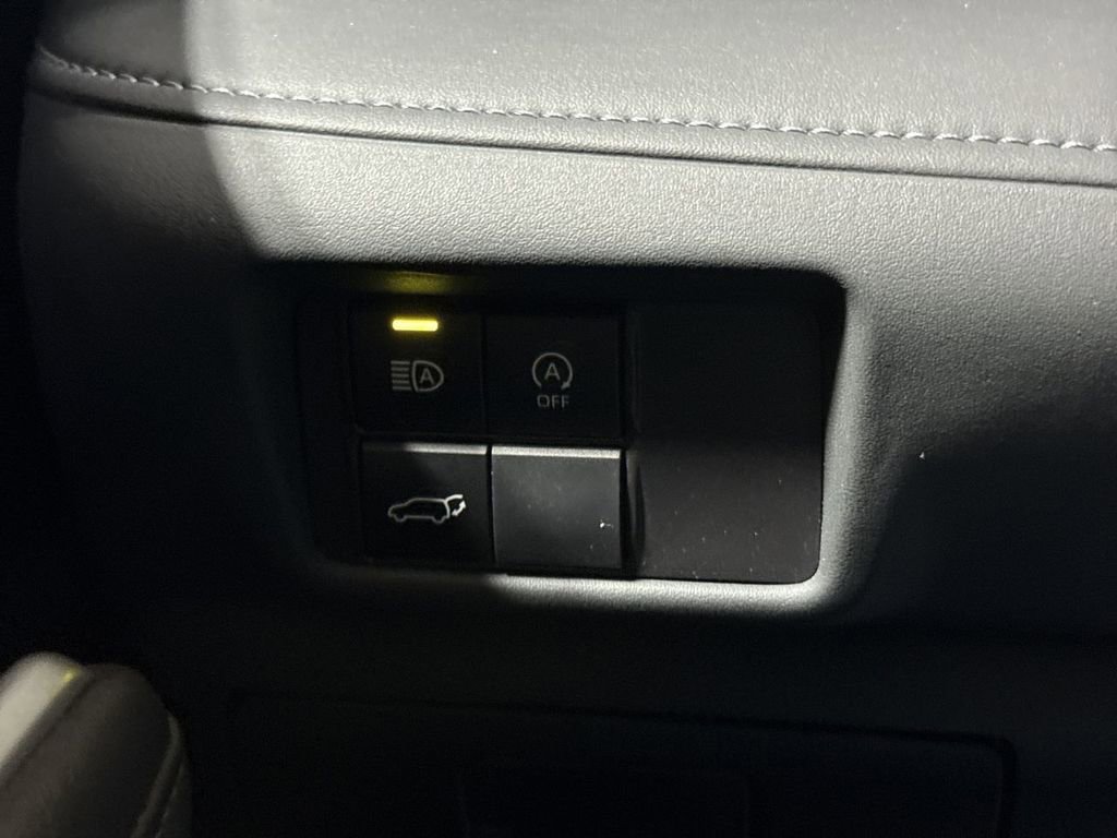 Used 2024 Toyota Highlander XLE image 17