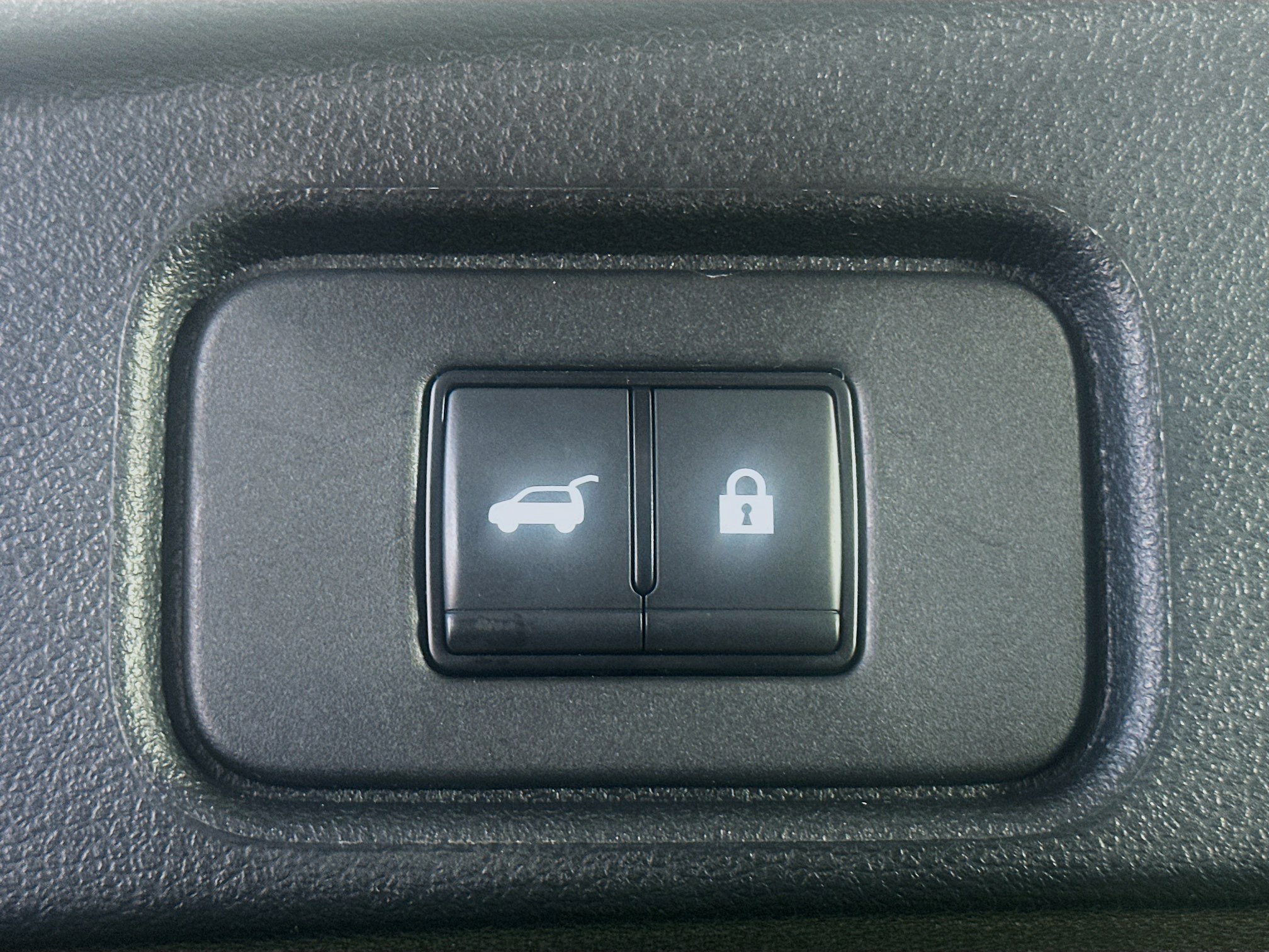 Used 2023 Nissan Pathfinder SL FWD image 32