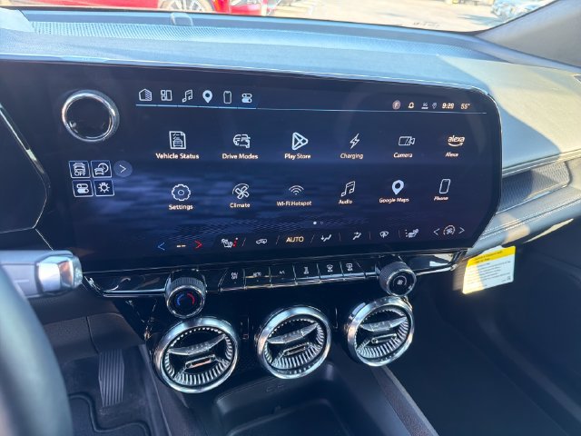 Certified 2025 Chevrolet Blazer EV LT AWD/4WD image 17