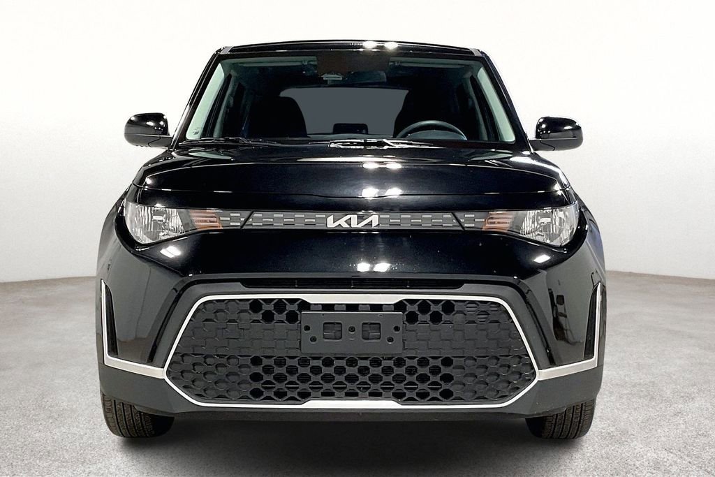 Used 2025 Kia Soul LX FWD image 5