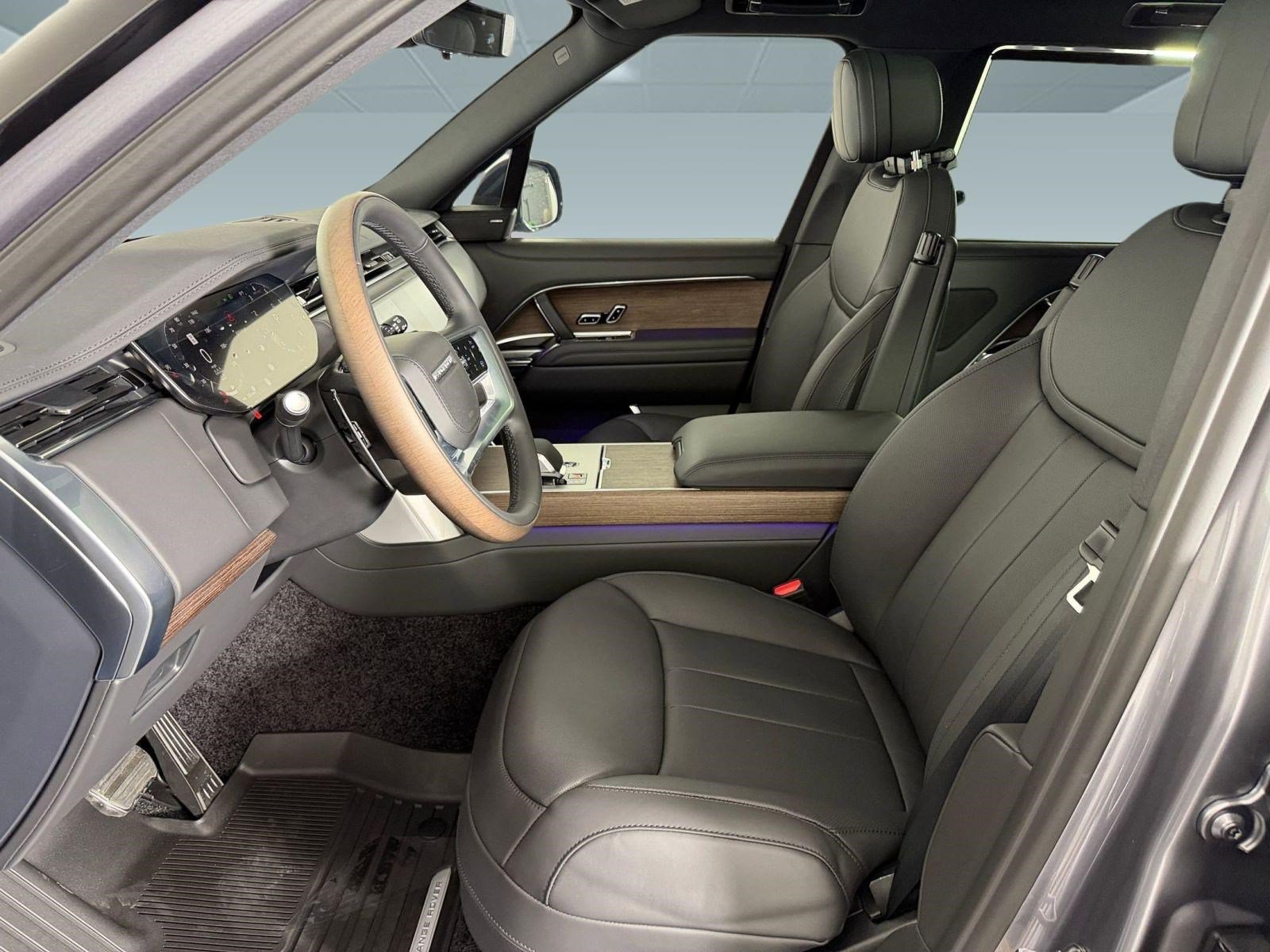 New 2026 Land Rover Range Rover Long Wheelbase SE AWD/4WD image 5
